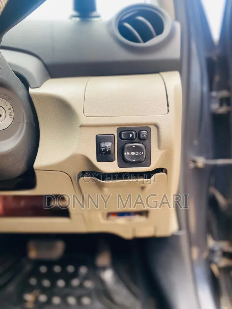 Toyota Belta 2005 Black
