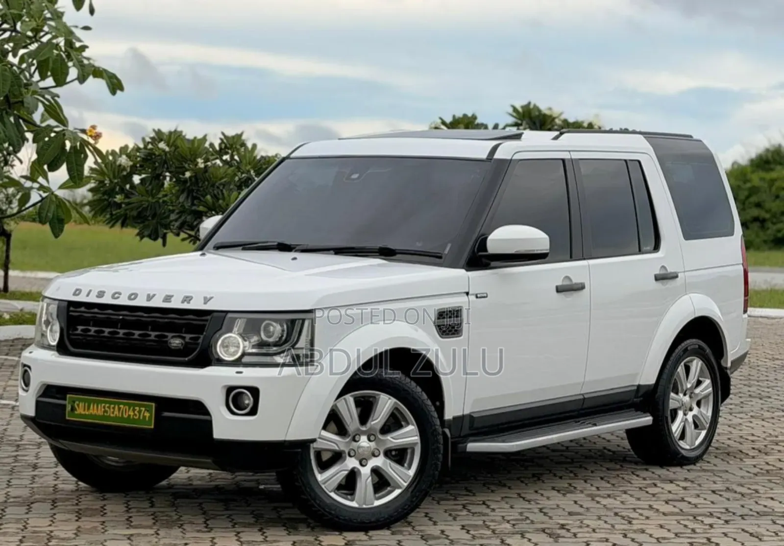 Land Rover Discovery 2014 White