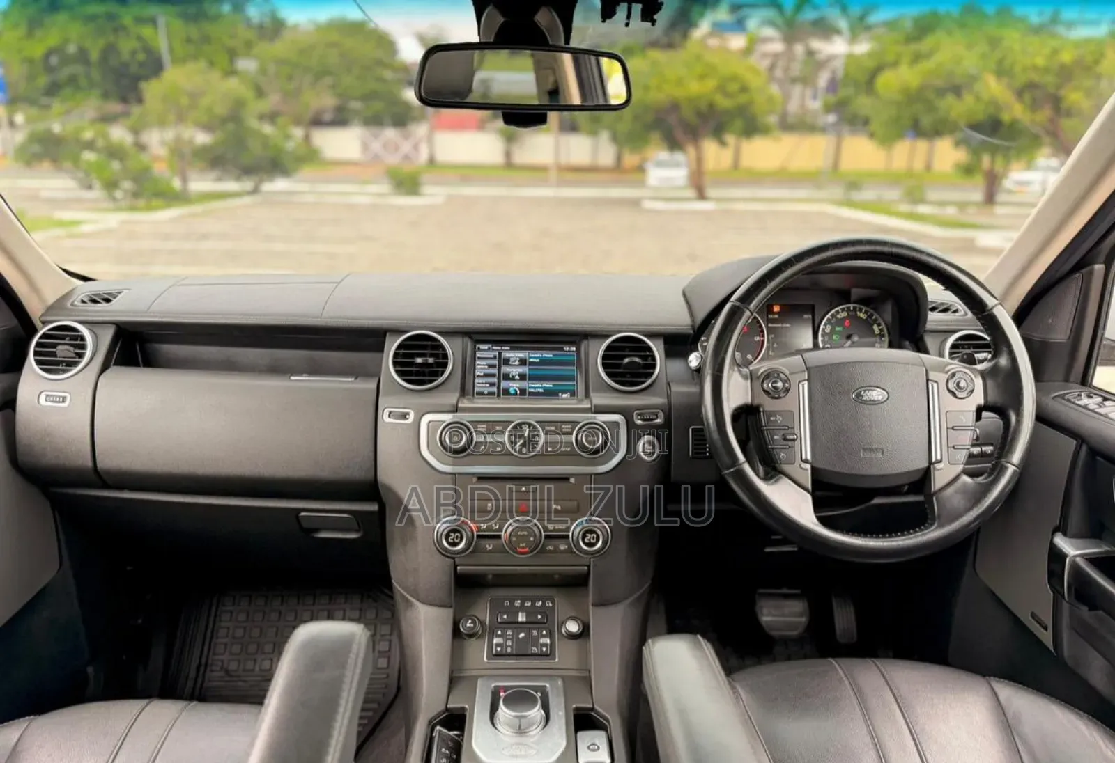 Land Rover Discovery 2014 White