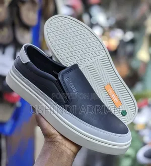 Simpo Shoes–Clean Smart Style