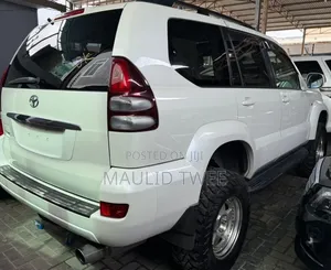 Toyota Land Cruiser Prado 2004 White
