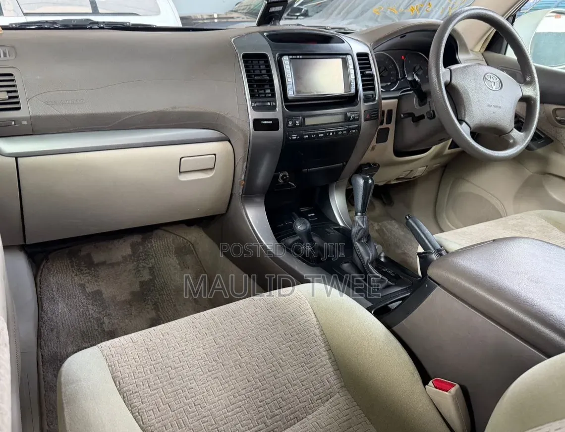 Toyota Land Cruiser Prado 2004 White