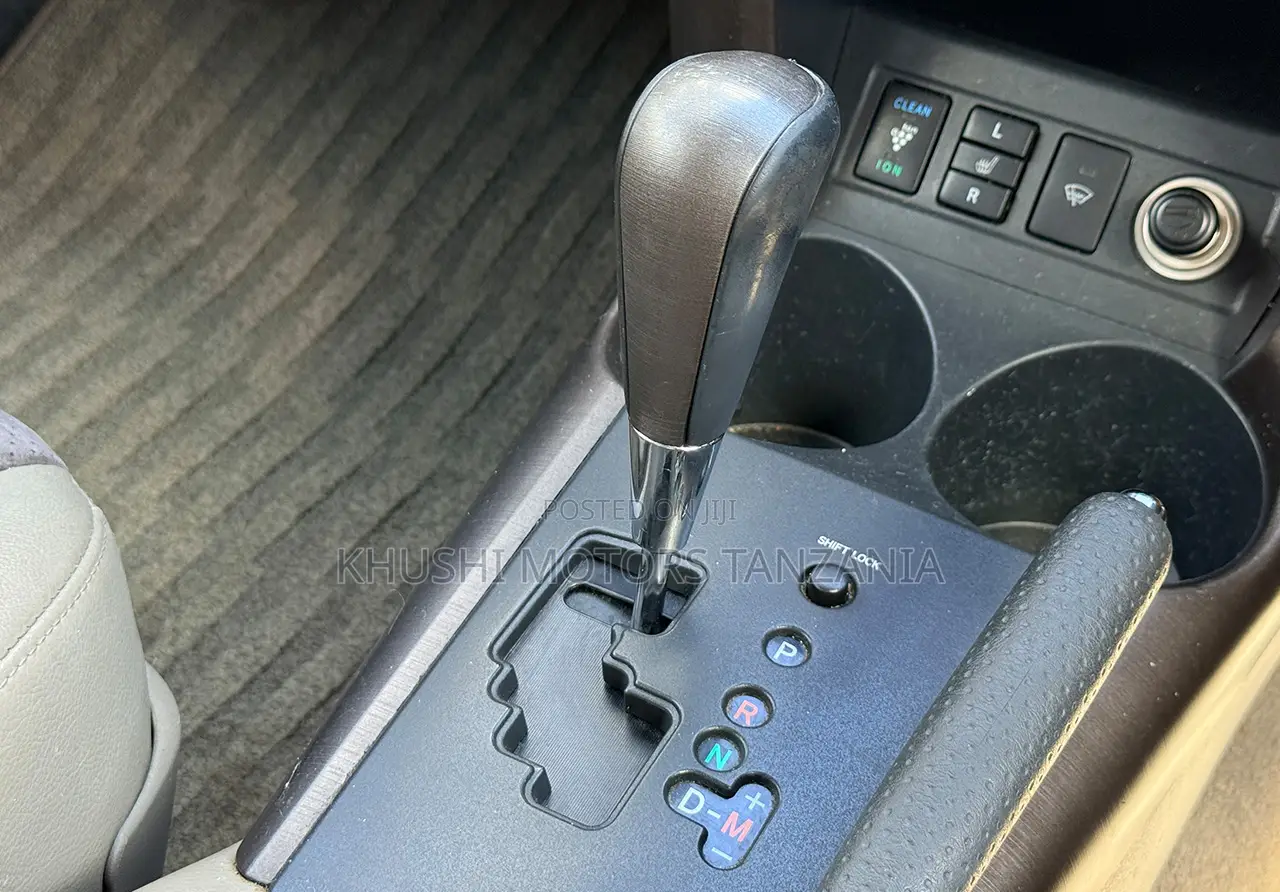 Toyota Vanguard 2007 Black