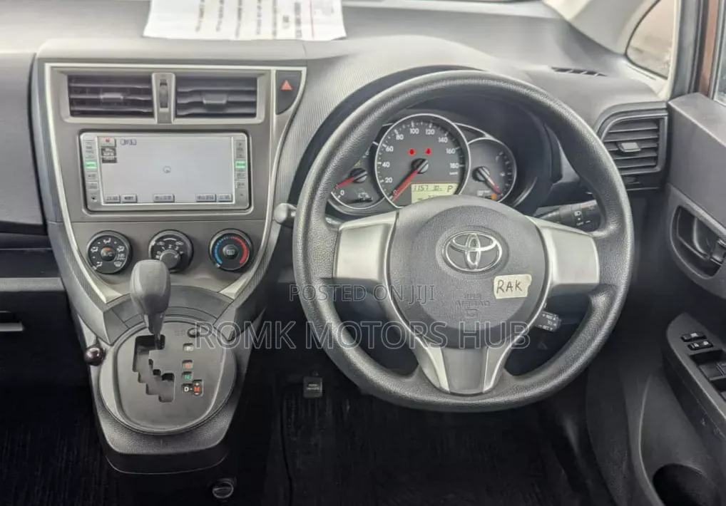 Toyota IST 2012 Maroon