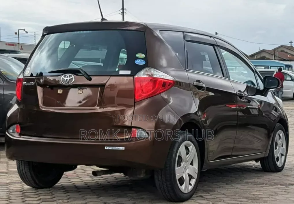 Toyota IST 2012 Maroon