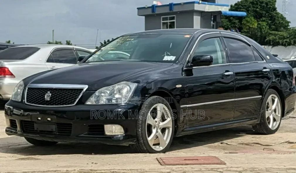 Toyota Crown 2006 Black
