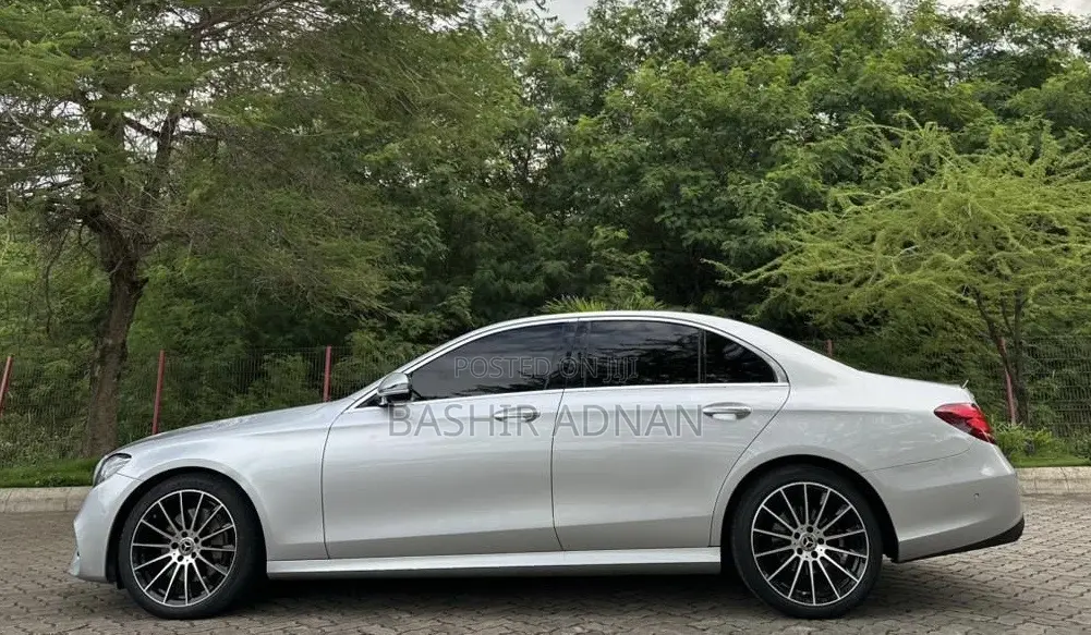 Mercedes-Benz E200 2016 Silver