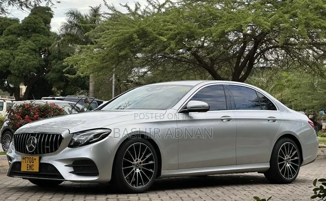 Mercedes-Benz E200 2016 Silver