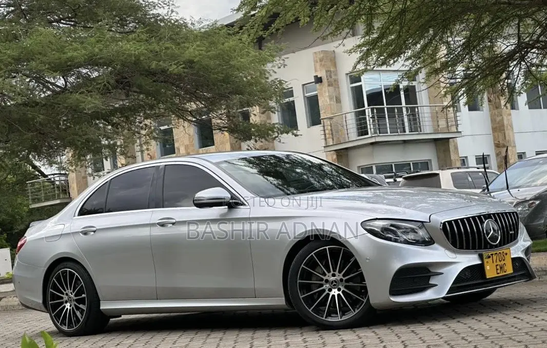Mercedes-Benz E200 2016 Silver