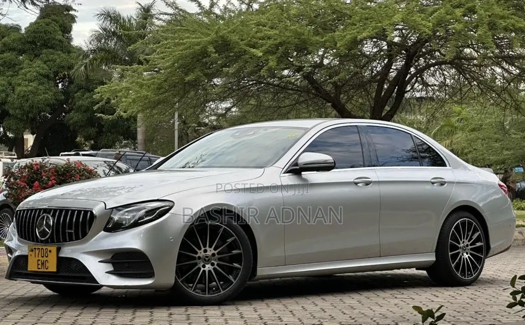 Mercedes-Benz E200 2016 Silver