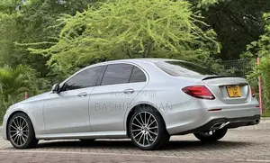 Mercedes-Benz E200 2016 Silver