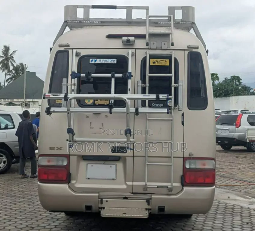 Toyota Coaster 2004
