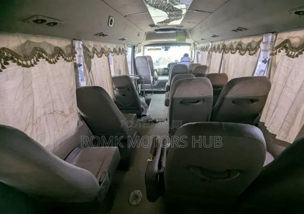 Toyota Coaster 2004