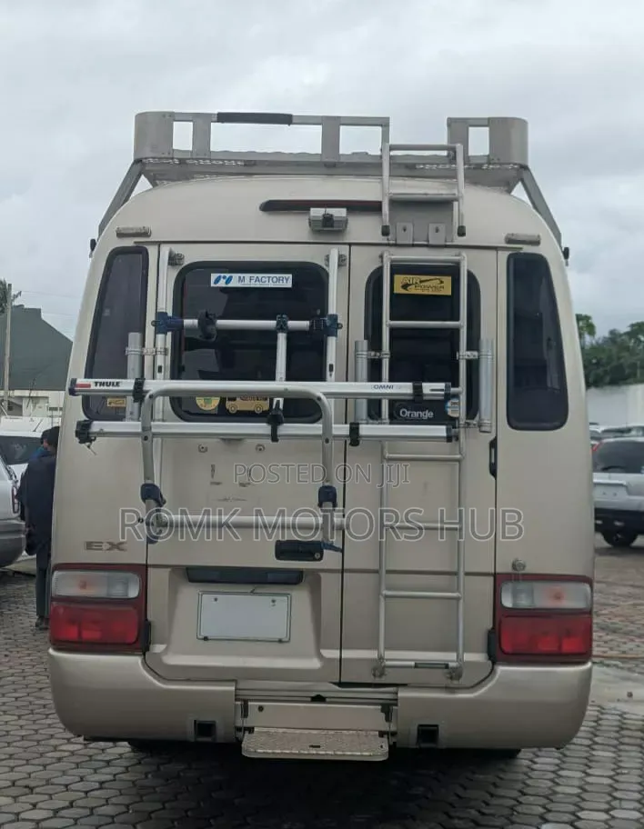Toyota Coaster 2004