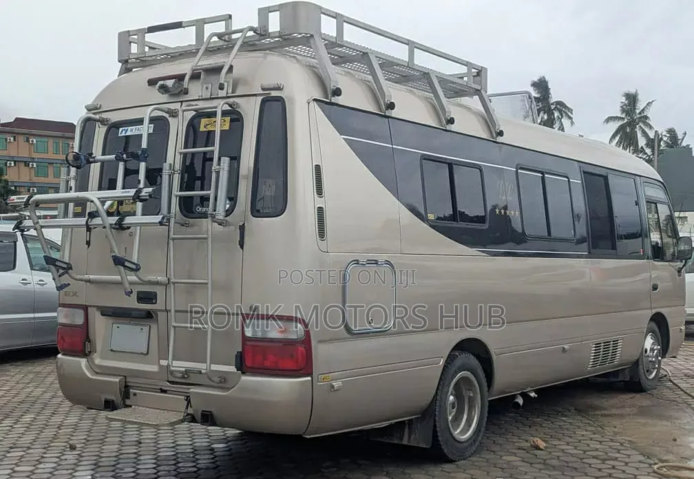 Toyota Coaster 2004