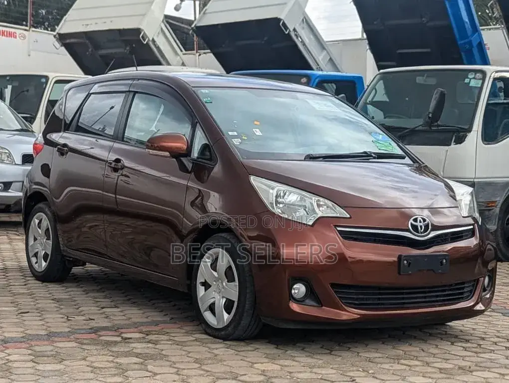 Toyota Ractis 1.5 AWD 2011 Burgundy
