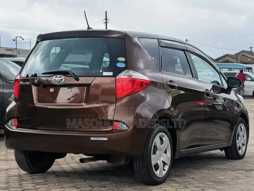 Toyota Ractis 1.5 AWD 2011 Burgundy