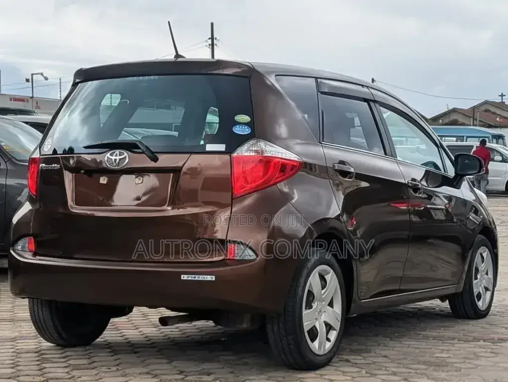 Toyota Ractis 1.5 AWD 2011 Burgundy