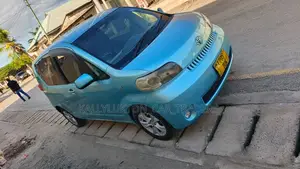 Toyota Porte 2005 Blue