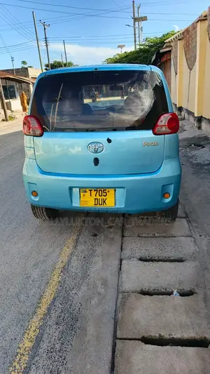 Toyota Porte 2005 Blue