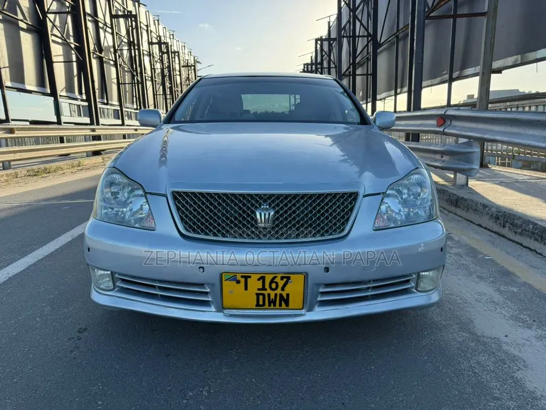 Toyota Crown 2006 Blue