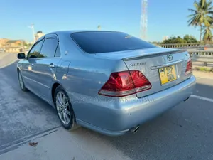 Toyota Crown 2006 Blue