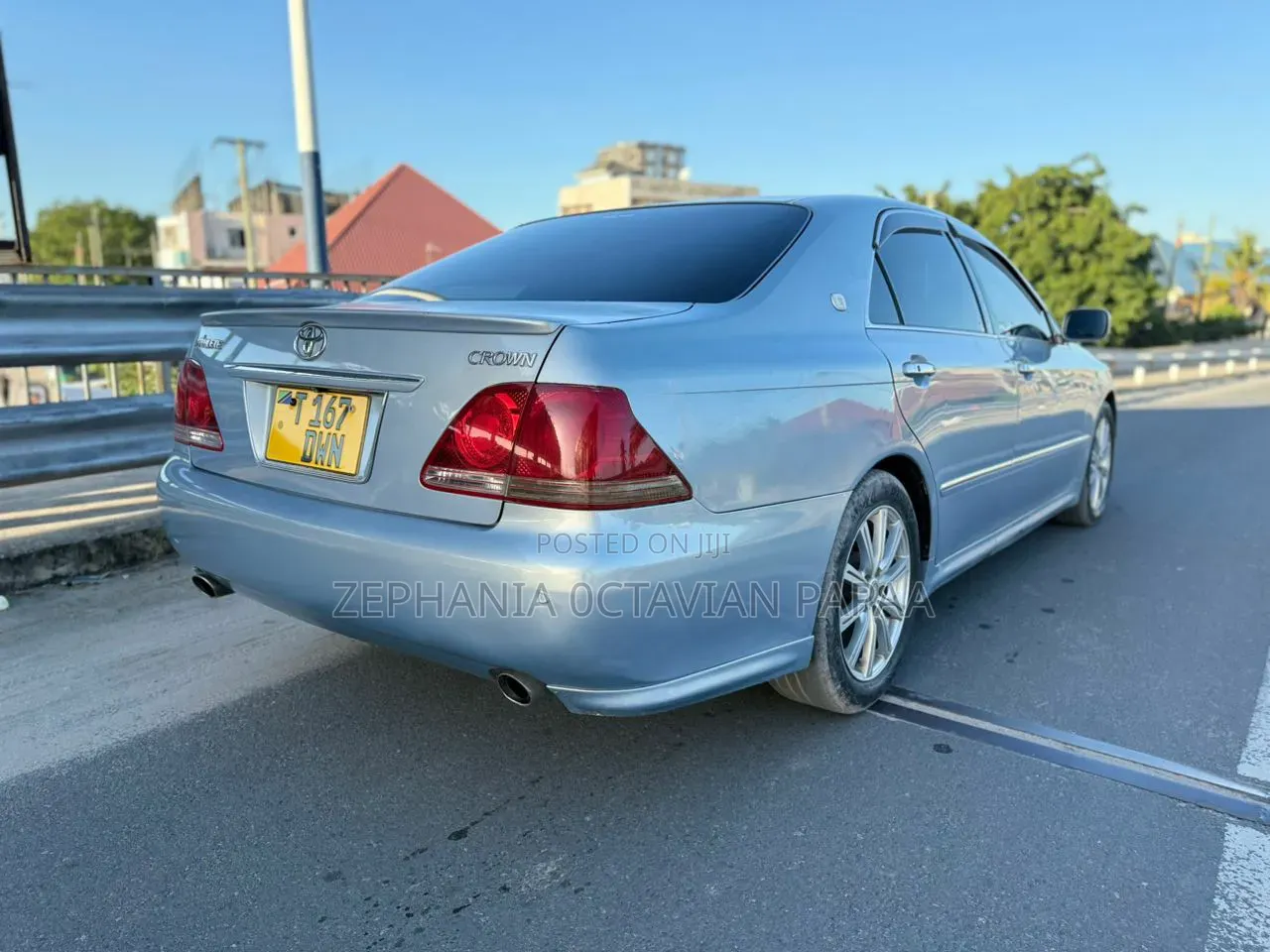 Toyota Crown 2006 Blue
