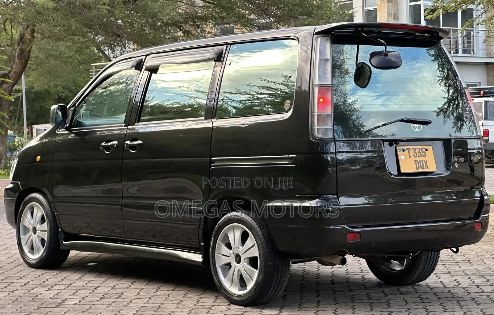 Toyota Noah 2.0 FWD (8 Seater) 2001 Black