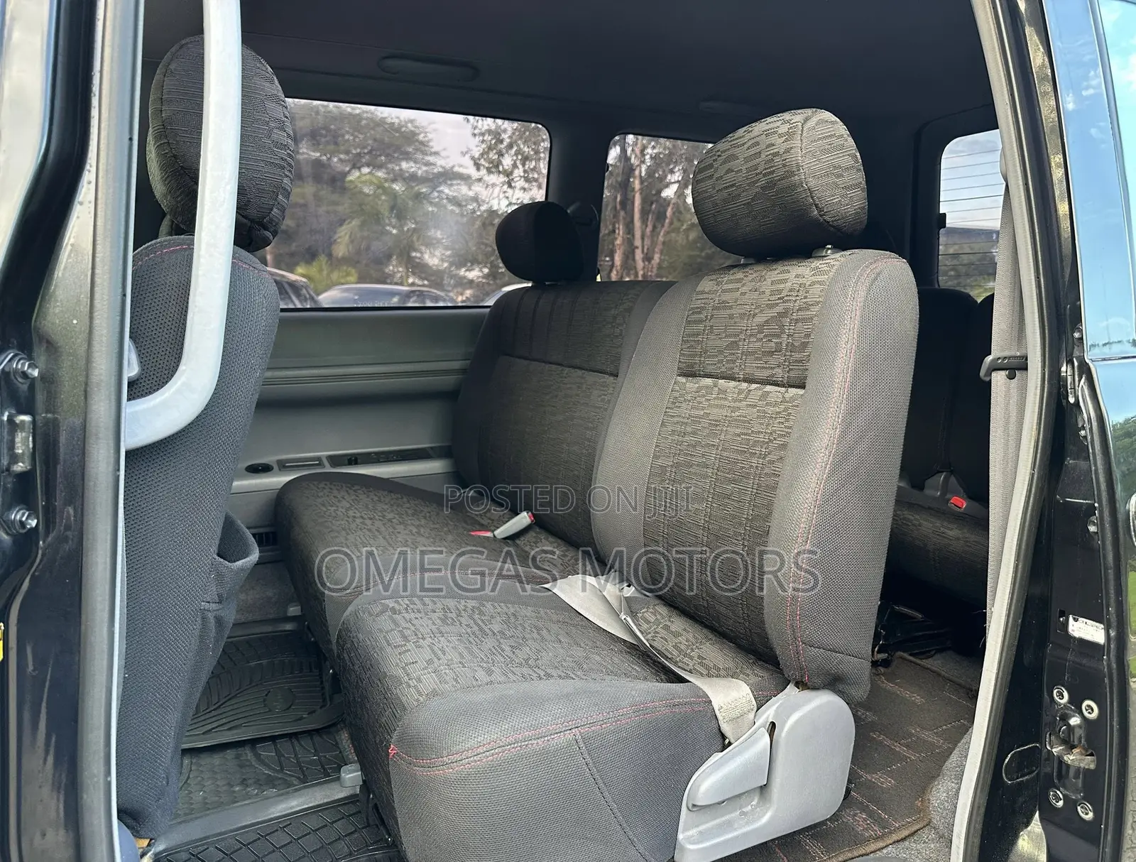 Toyota Noah 2.0 FWD (8 Seater) 2001 Black