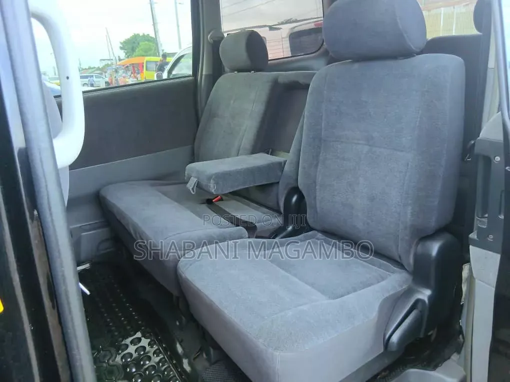 Toyota Noah 2006 Black