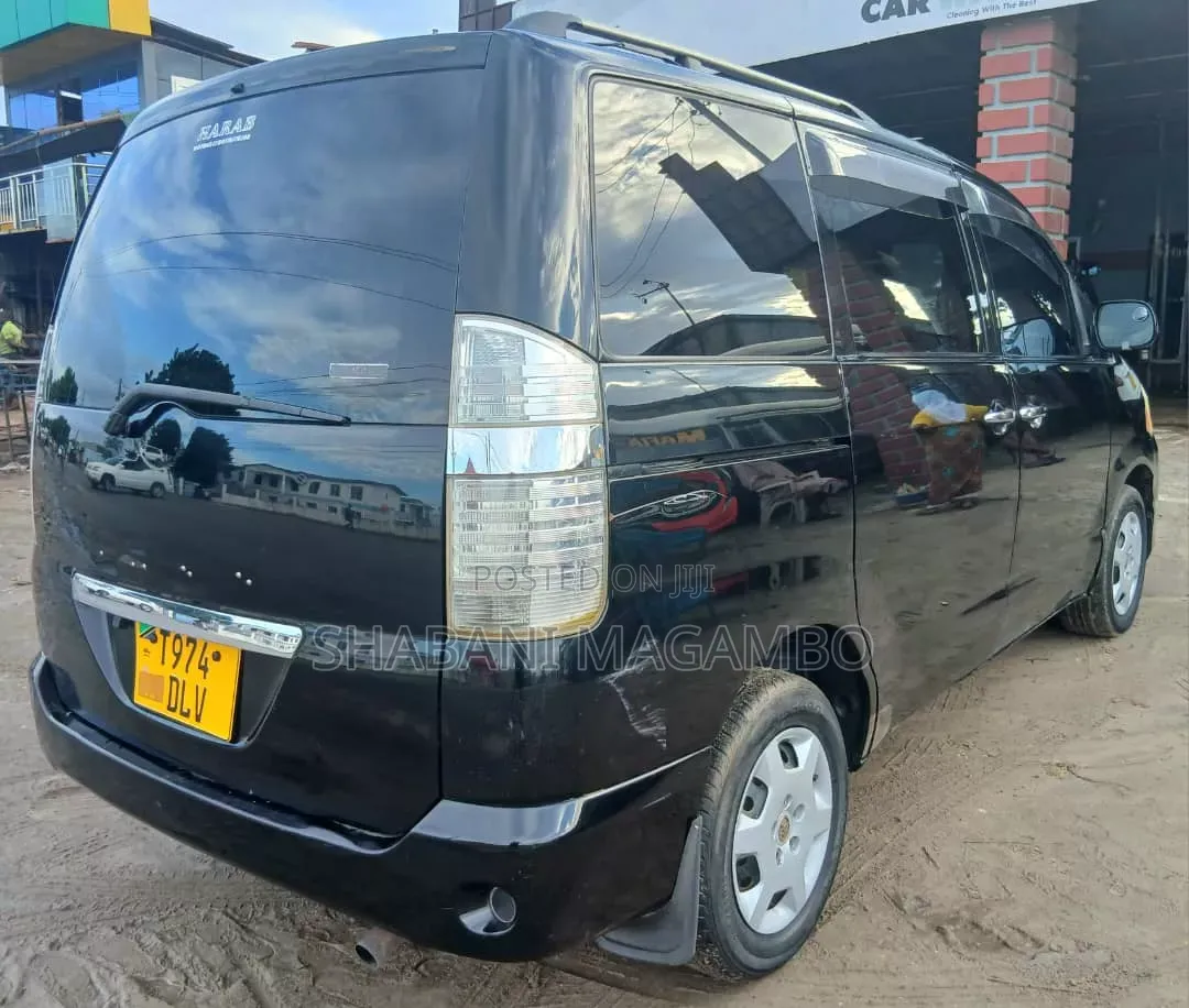 Toyota Noah 2006 Black