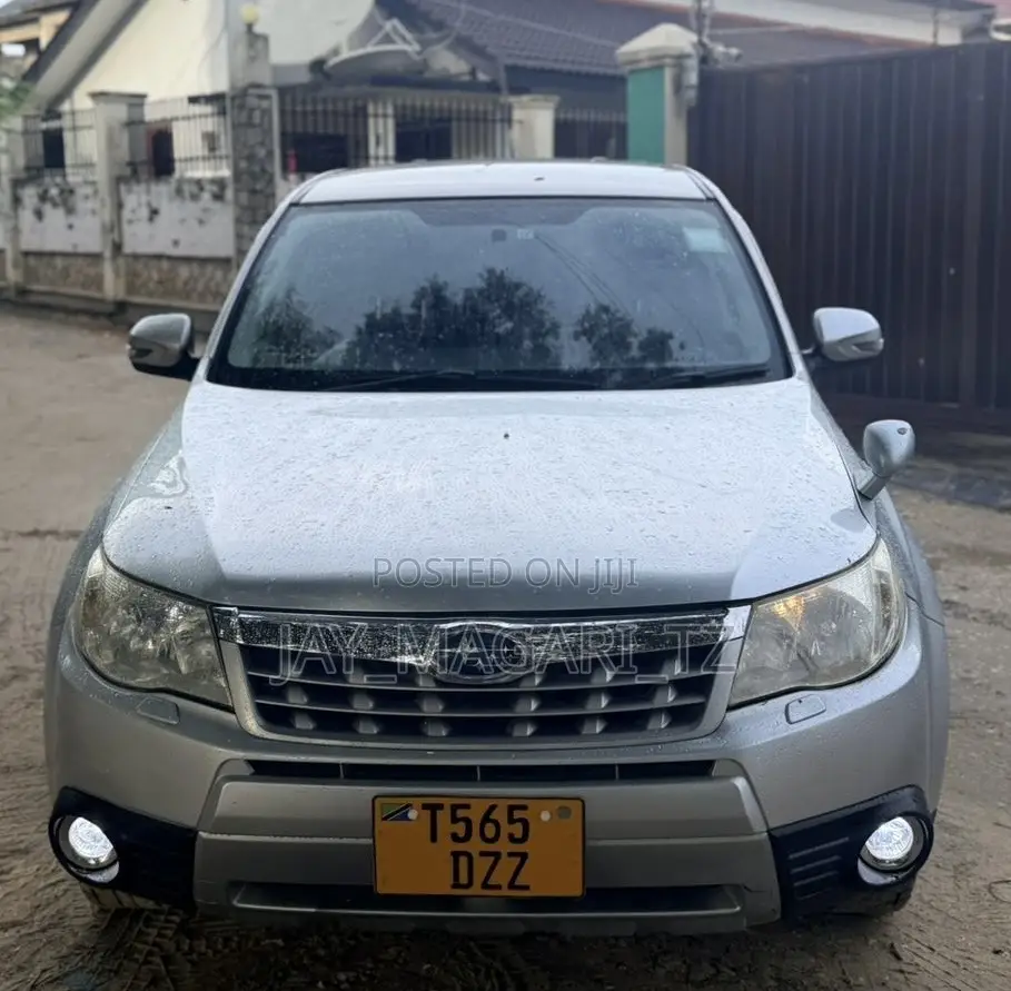 Subaru Forester 2011 Silver