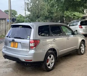 Subaru Forester 2011 Silver