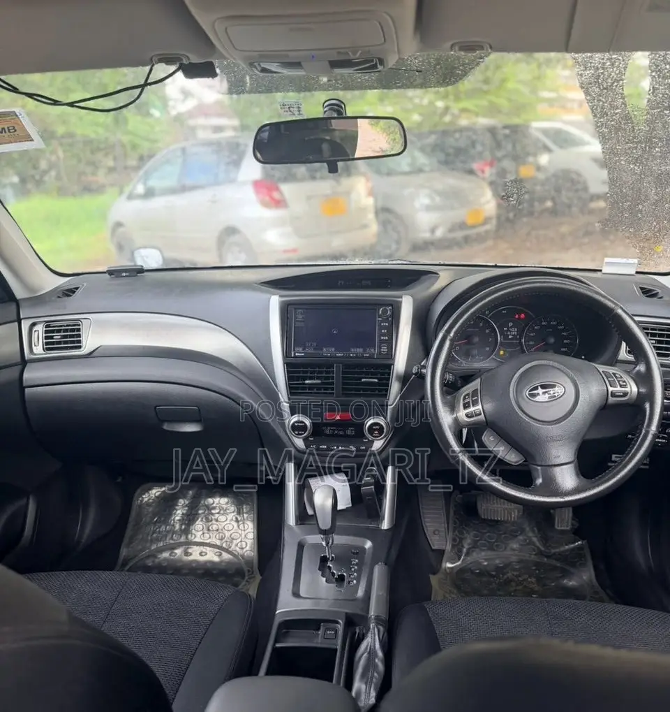 Subaru Forester 2011 Silver