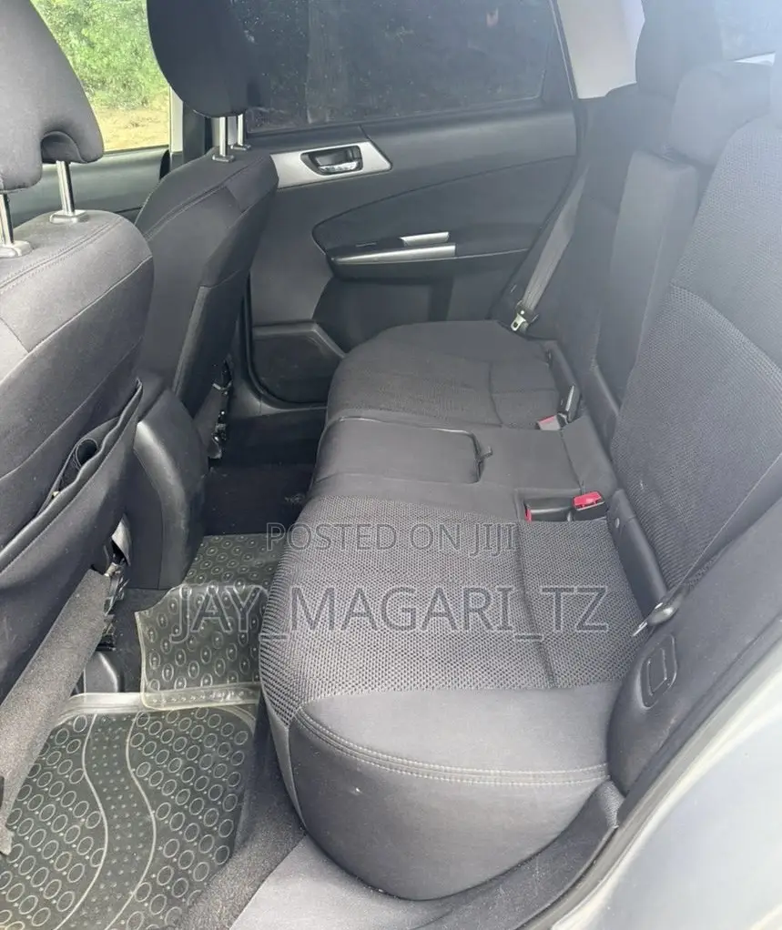 Subaru Forester 2011 Silver