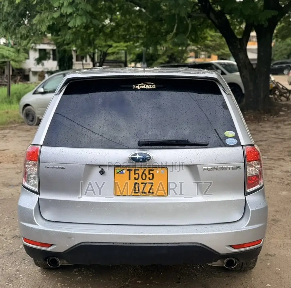 Subaru Forester 2011 Silver