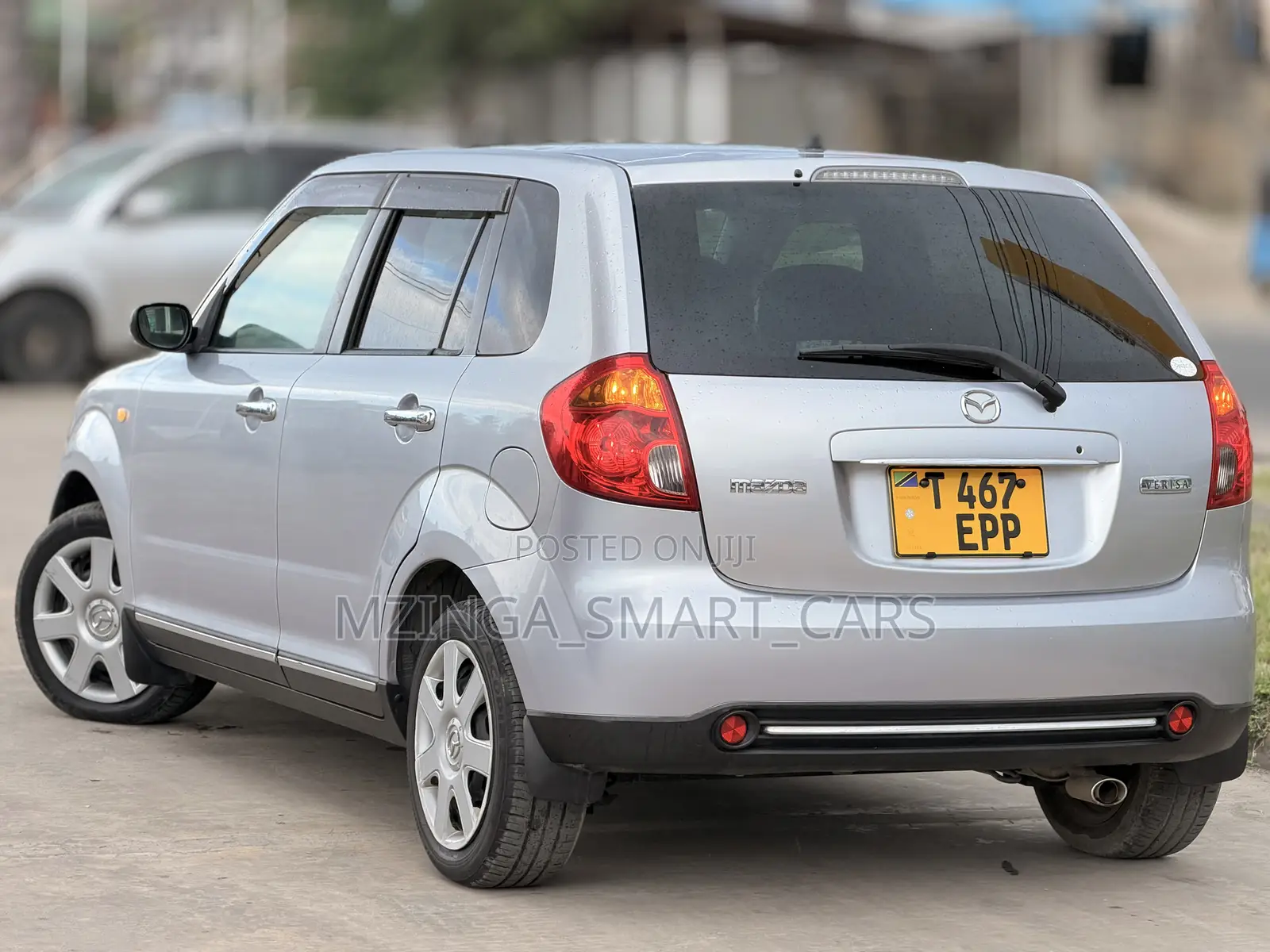 Mazda Verisa 2010 Silver