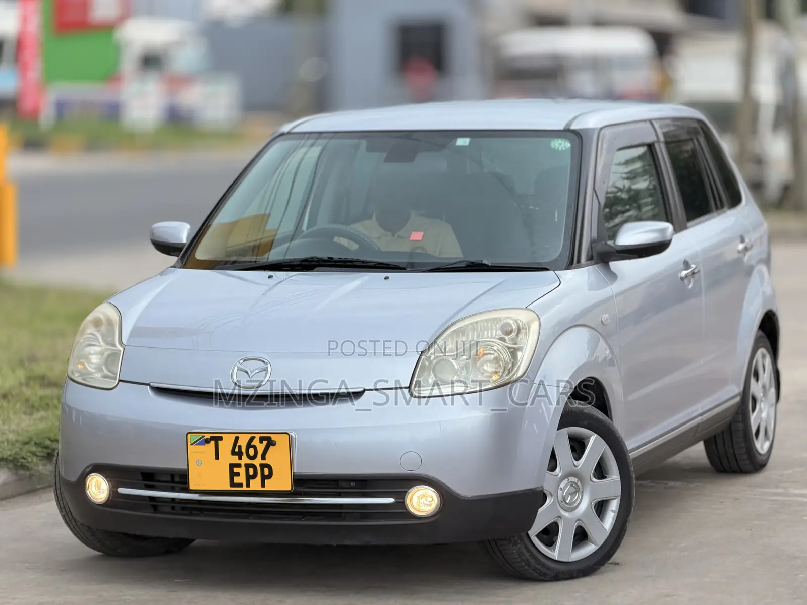 Mazda Verisa 2010 Silver