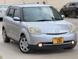 Mazda Verisa 2010 Silver