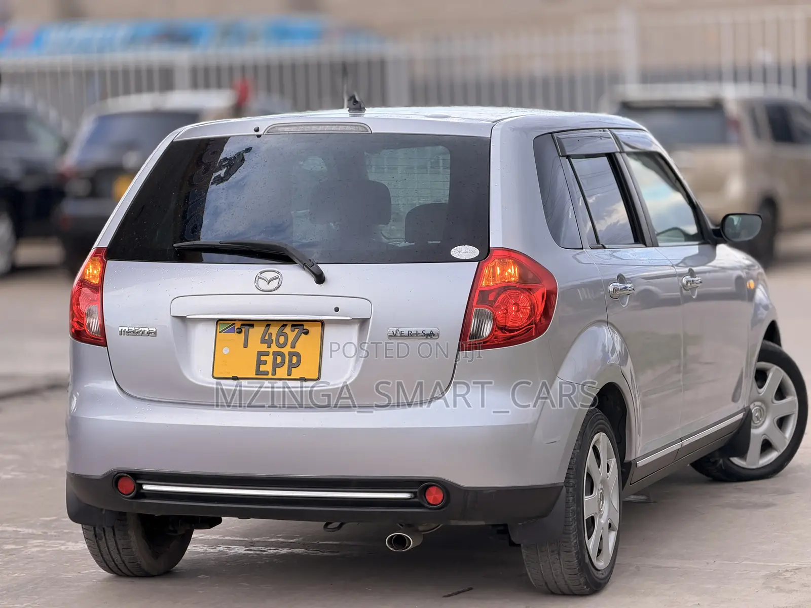Mazda Verisa 2010 Silver