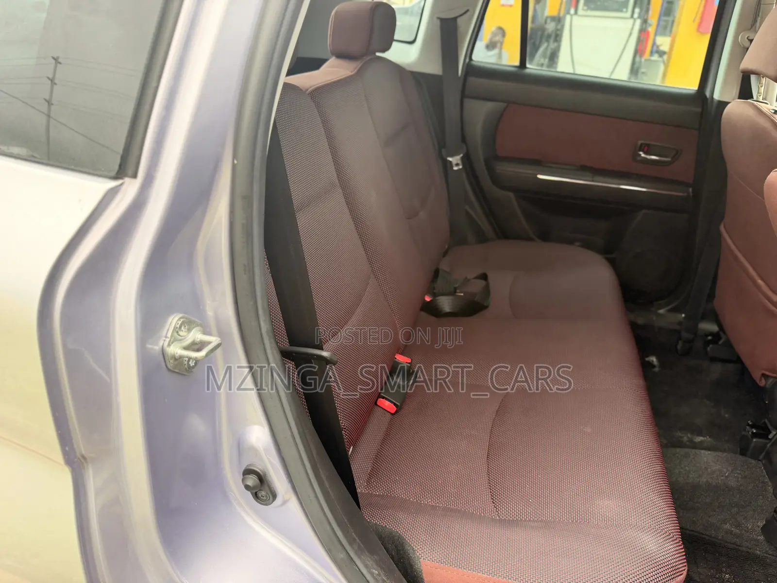 Mazda Verisa 2010 Silver