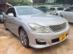 Toyota Crown 2010 Silver