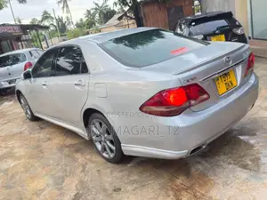 Toyota Crown 2010 Silver