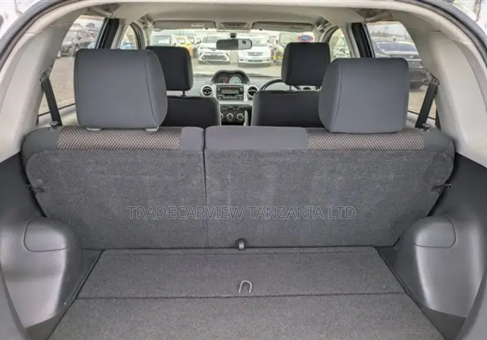 Toyota IST 2005 Silver