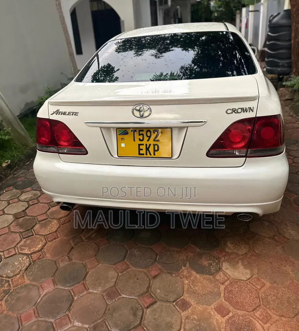Toyota Crown Royale 2005 White