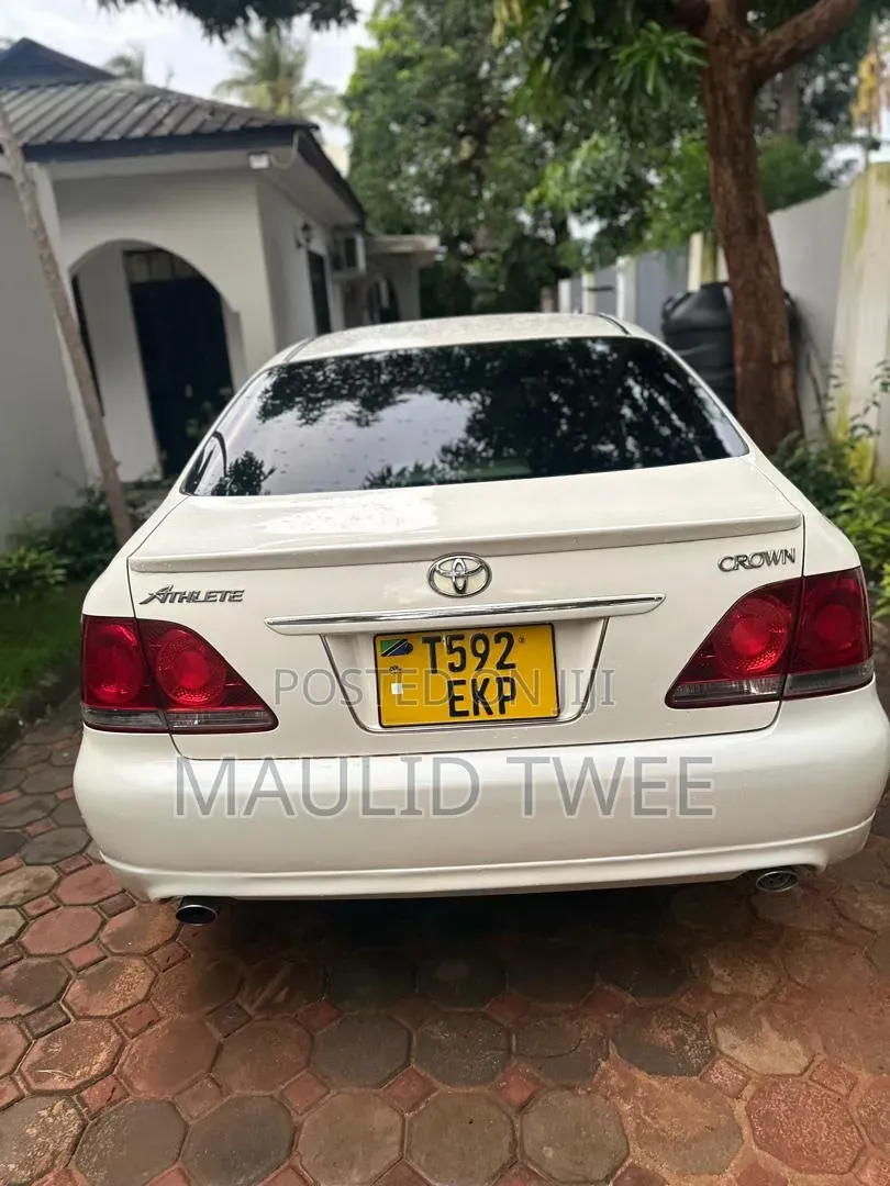 Toyota Crown Royale 2005 White