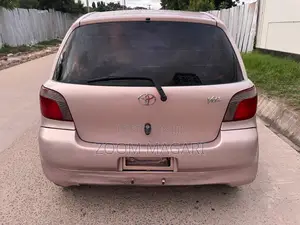 Toyota Vitz 2001 Pink