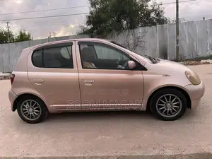 Toyota Vitz 2001 Pink