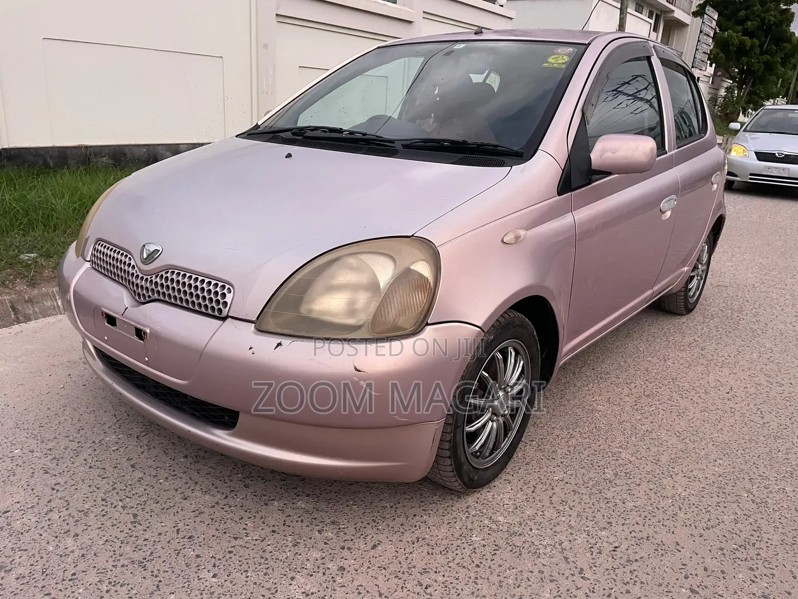Toyota Vitz 2001 Pink