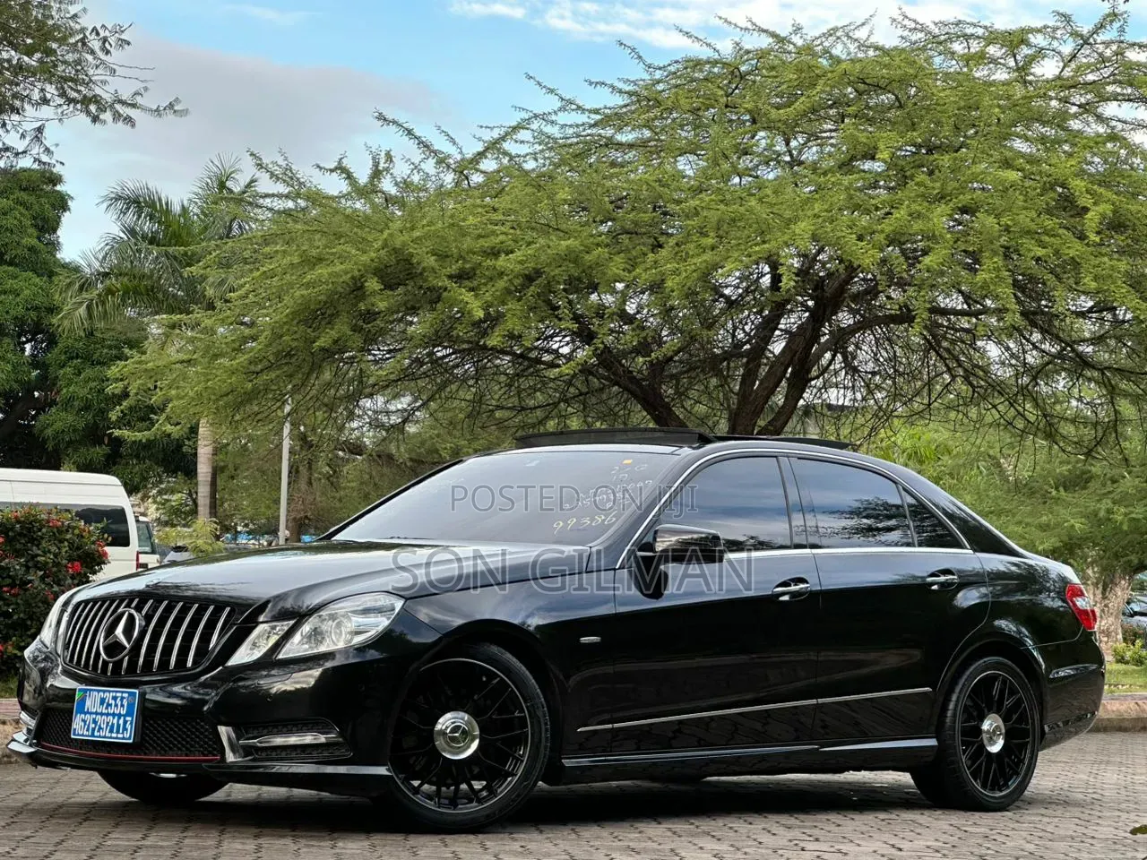 Mercedes-Benz E200 2012 Black